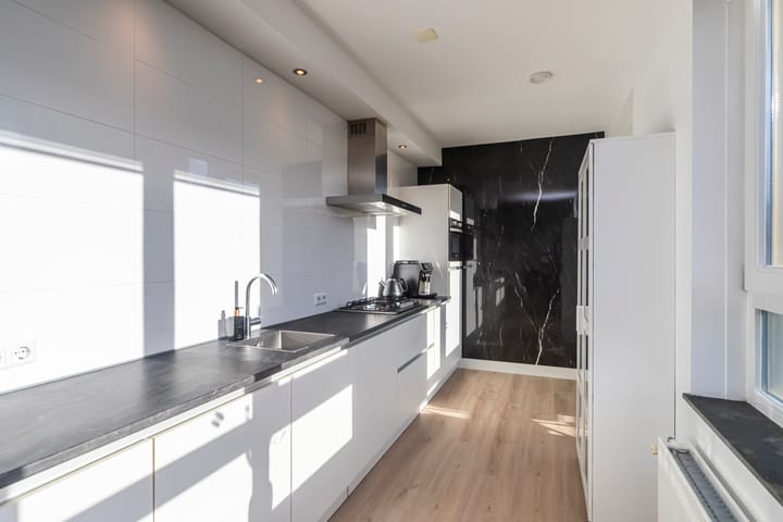 Foto 14 van Tieratesstraat 21