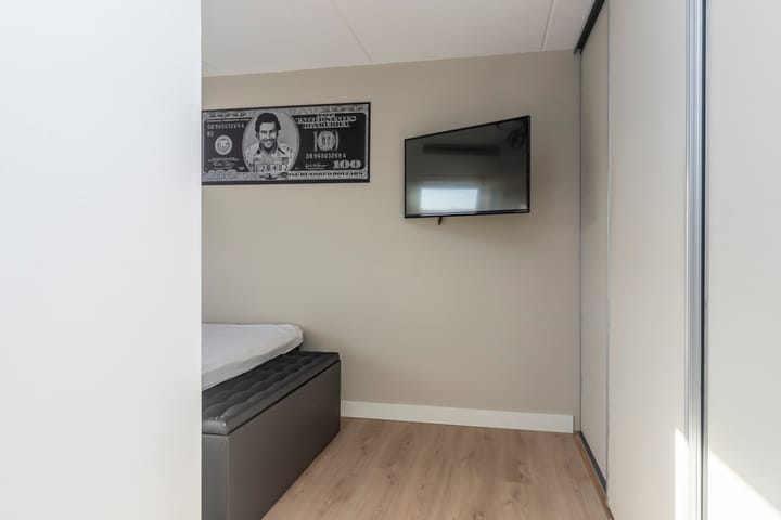 Foto 16 van Tieratesstraat 21