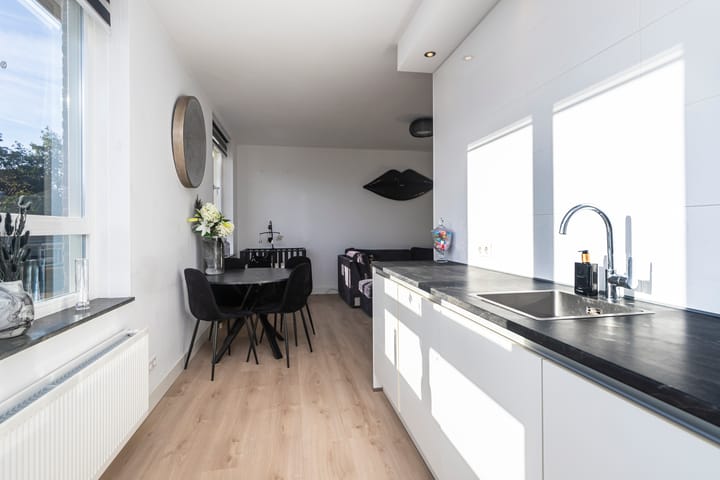 Foto 13 van Tieratesstraat 21