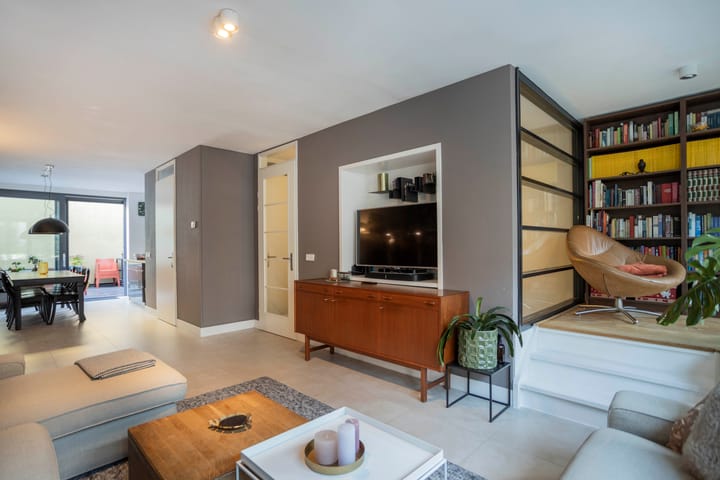 Foto 12 van Voltastraat 8