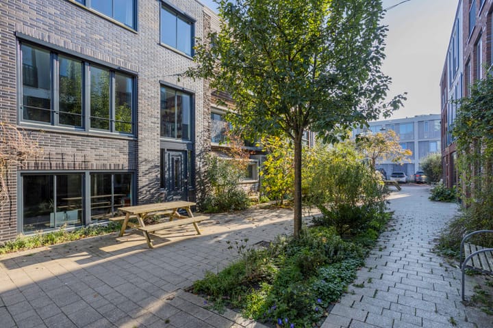 Foto 60 van Voltastraat 8