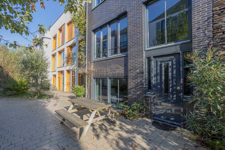 Foto 62 van Voltastraat 8