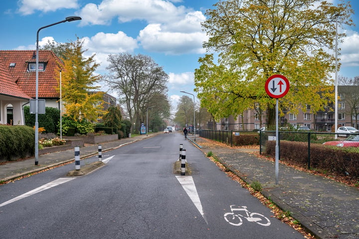 Bekijk foto 39 van Dokter Blumenkampstraat 14