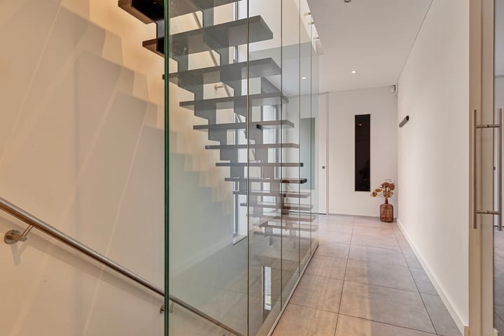 Foto 8 van Oostwal 93