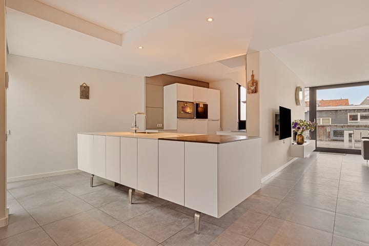 Foto 12 van Oostwal 93