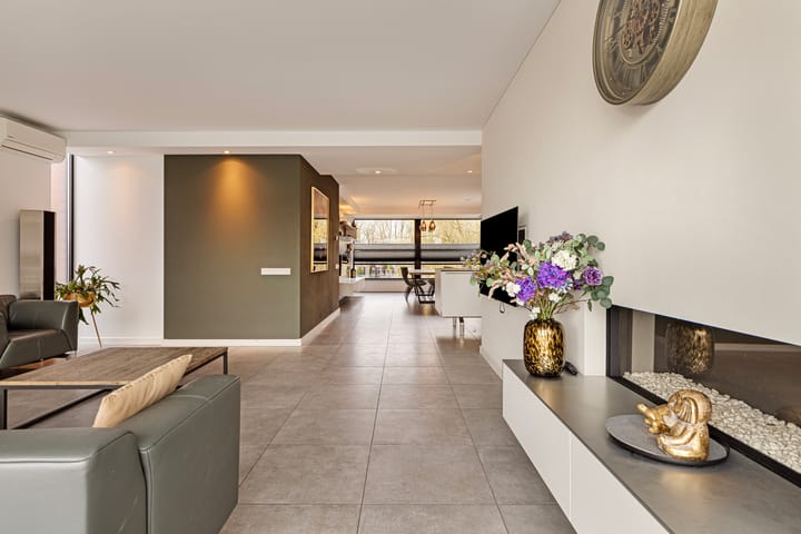 Foto 15 van Oostwal 93