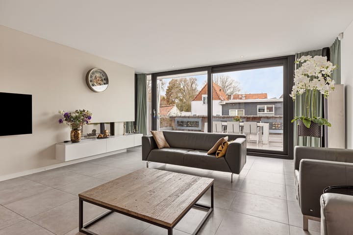 Foto 17 van Oostwal 93