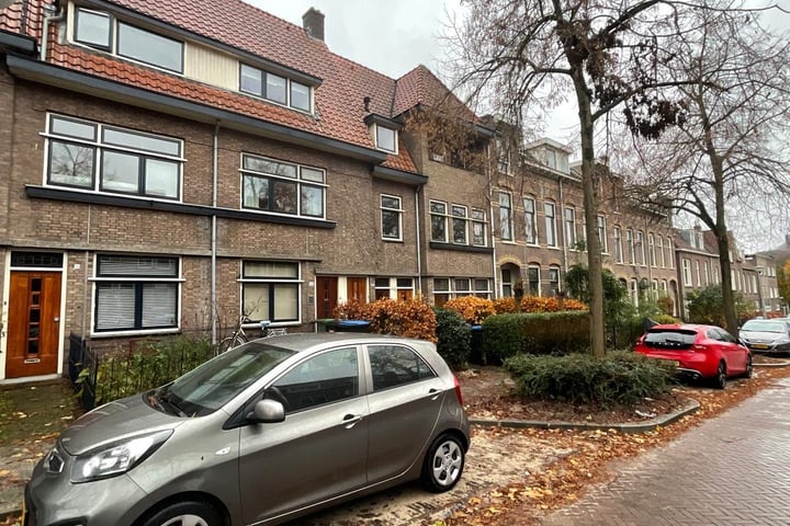 Bekijk foto 2 van J.P. Heijestraat 46