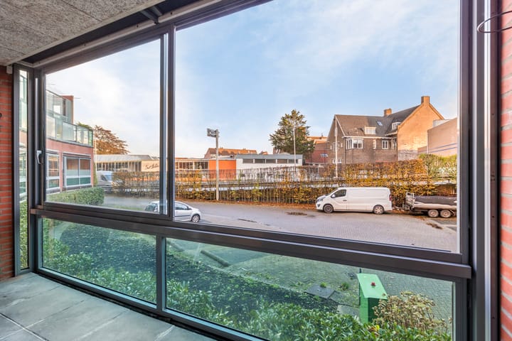 Foto 21 van Galerij 64