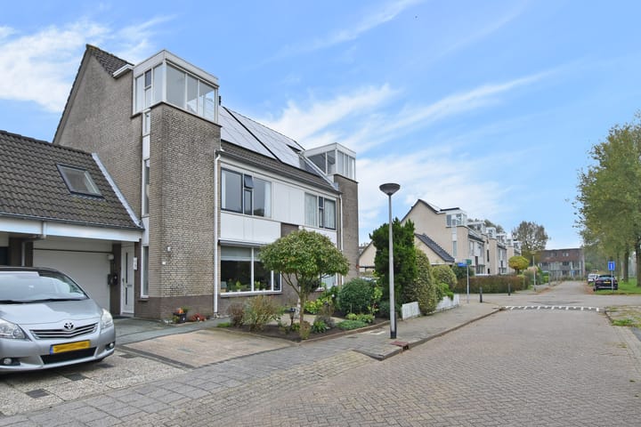 Foto 2 van Charlotte Salomonlaan 11