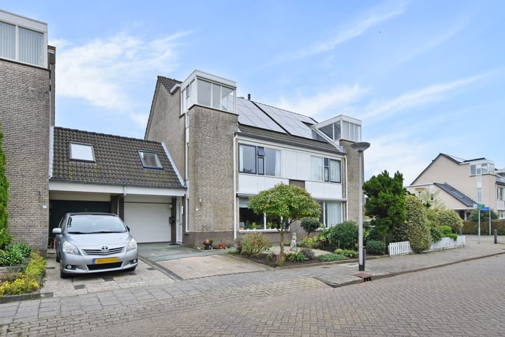 Foto 3 van Charlotte Salomonlaan 11