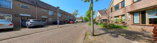 Bekijk 360° foto van Voortuin van Mary Zeldenrust-Noordanusstraat 14