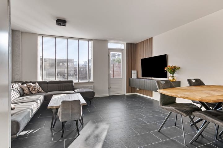 Foto 2 van Stadspolderstraat 2