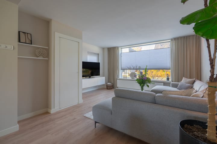 Photo 12 of Dr. Schaepmanstraat 78