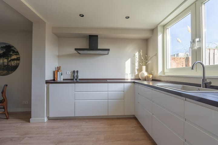 Photo 17 of Dr. Schaepmanstraat 78