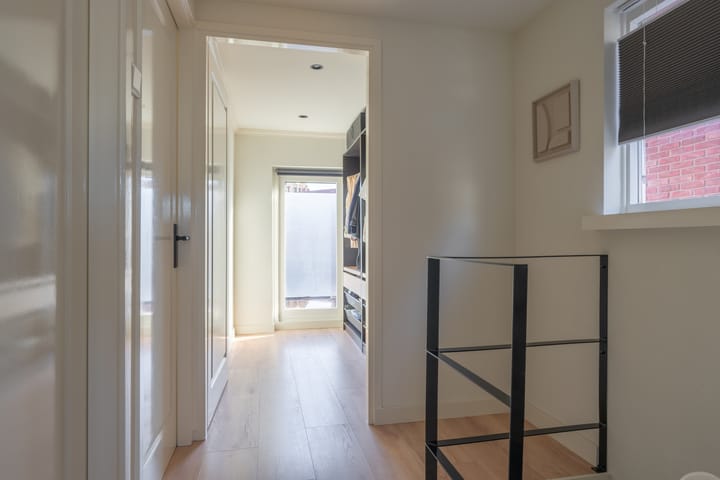 Photo 20 of Dr. Schaepmanstraat 78