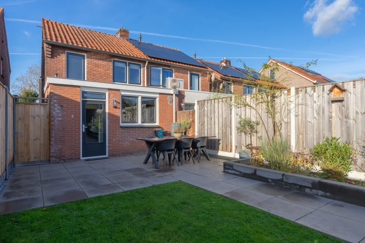 Photo 32 of Dr. Schaepmanstraat 78