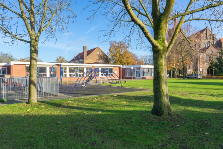 Photo 39 of Dr. Schaepmanstraat 78