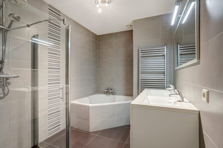 Foto 2 van Dotterbloem 31