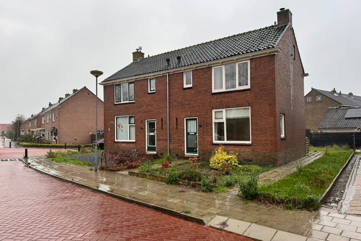 Bekijk foto 1 van Esdoornlaan 28