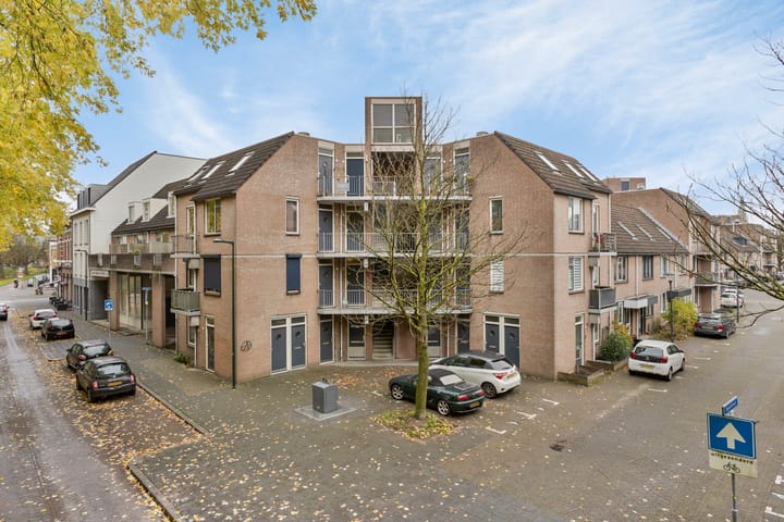 Foto 21 van Spuistraat 74