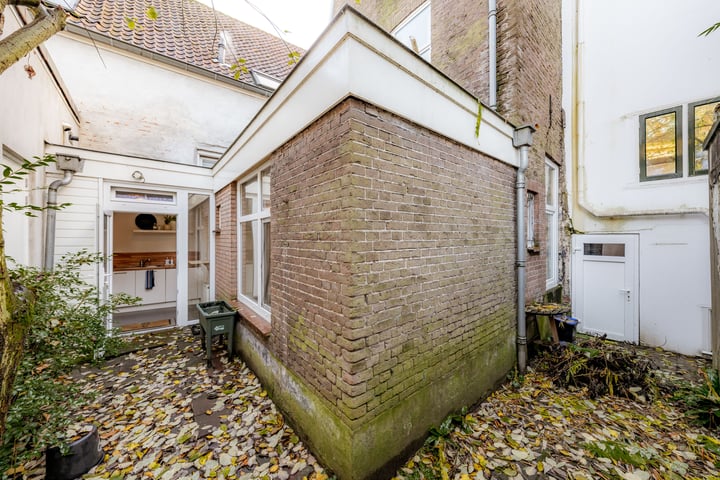 View photo 25 of Lange Lauwerstraat 34