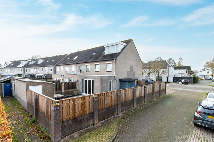 Foto 63 van A.B. van Lieshoutlaan 49