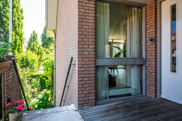 Foto 8 van Loeffenstraat 30