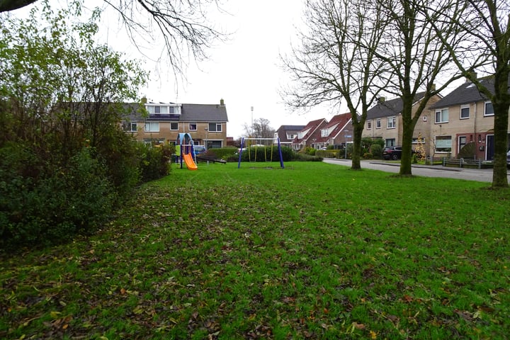 Bekijk foto 27 van Lindenlaan 6