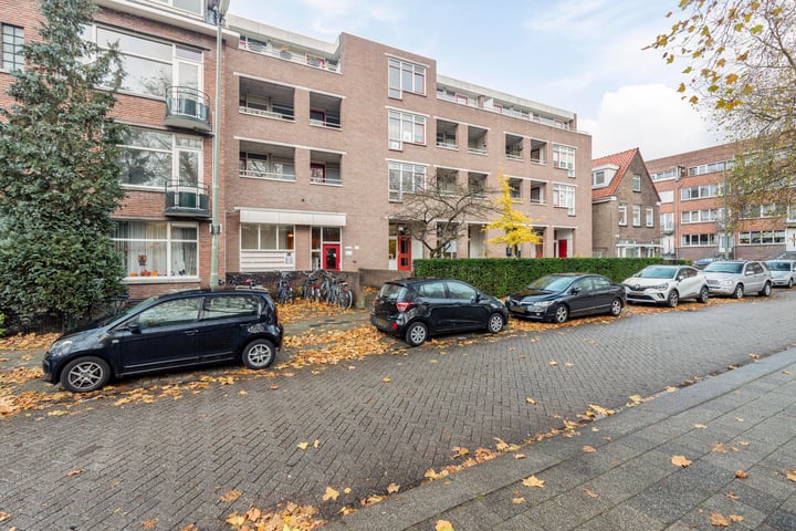 View photo 4 of Marconistraat 141