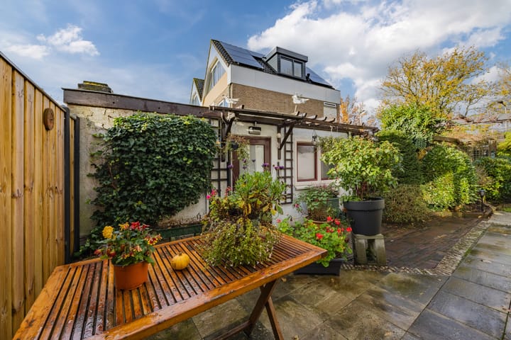 Foto 4 van Van Riebeekstraat 18