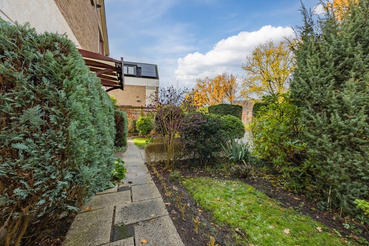 Foto 10 van Van Riebeekstraat 18