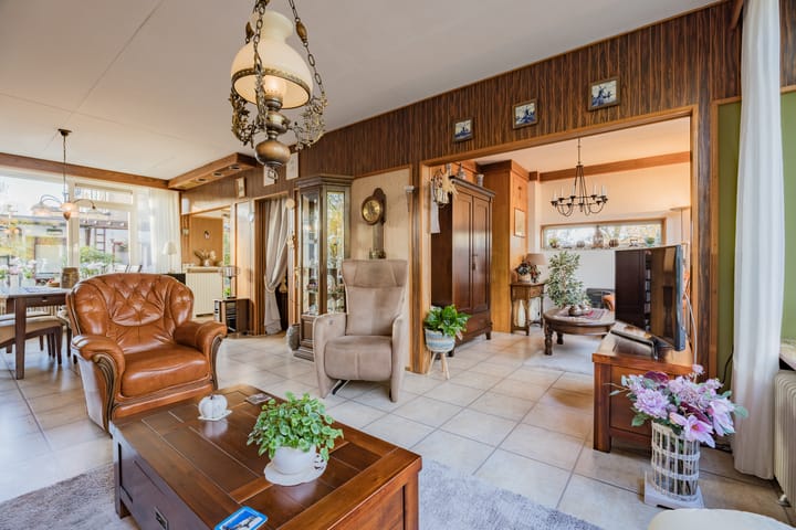 Foto 13 van Van Riebeekstraat 18