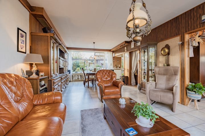 Foto 14 van Van Riebeekstraat 18