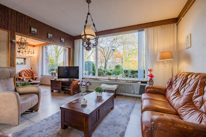 Foto 15 van Van Riebeekstraat 18