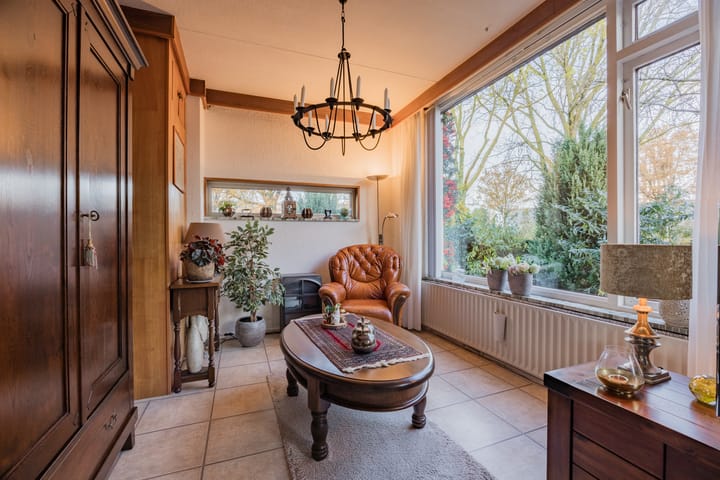 Foto 16 van Van Riebeekstraat 18