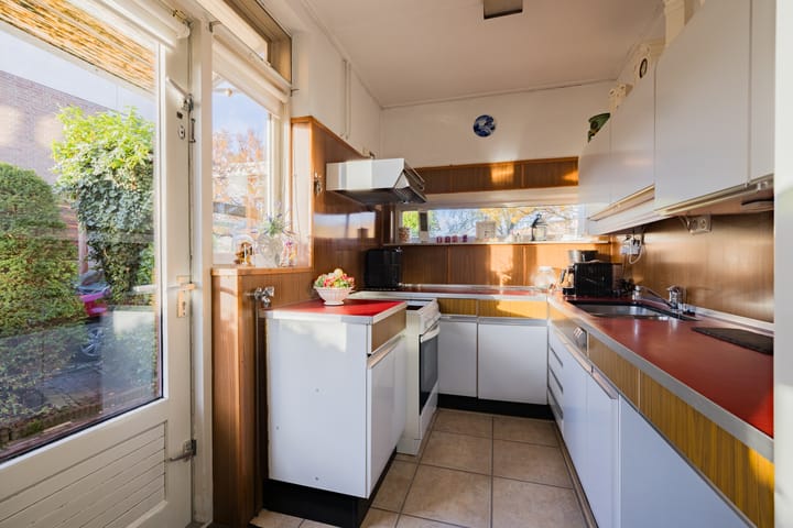 Foto 22 van Van Riebeekstraat 18