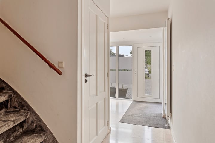 Photo 8 of Elvis Presleystraat 45