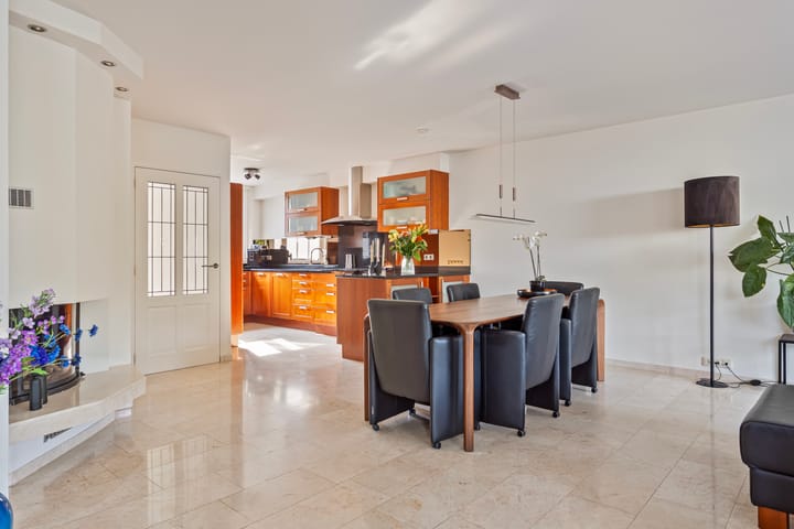 Photo 17 of Elvis Presleystraat 45