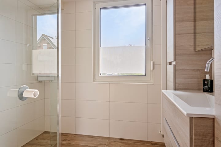 Photo 24 of Elvis Presleystraat 45