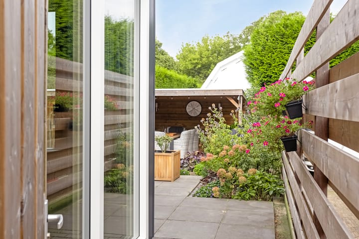 Photo 48 of Elvis Presleystraat 45