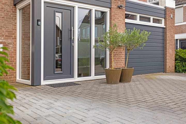 Photo 49 of Elvis Presleystraat 45