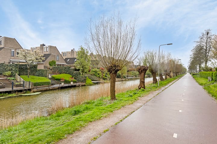 Photo 50 of Elvis Presleystraat 45