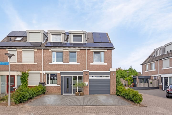 Photo 51 of Elvis Presleystraat 45