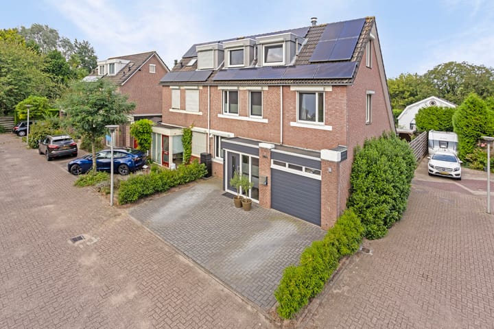 Photo 53 of Elvis Presleystraat 45