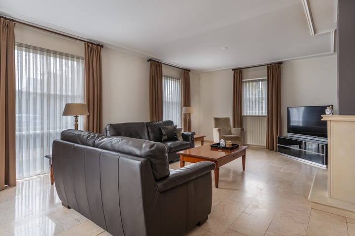 Photo 10 of Venkel 9