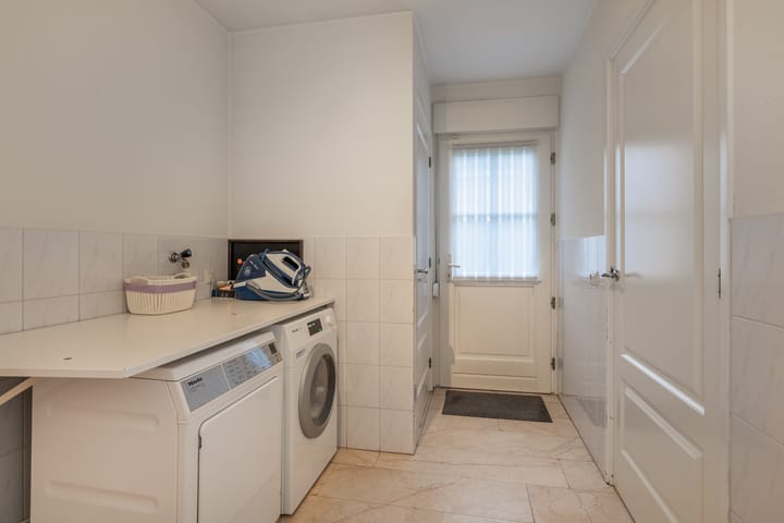 Photo 18 of Venkel 9