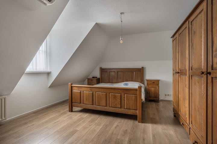 Photo 21 of Venkel 9