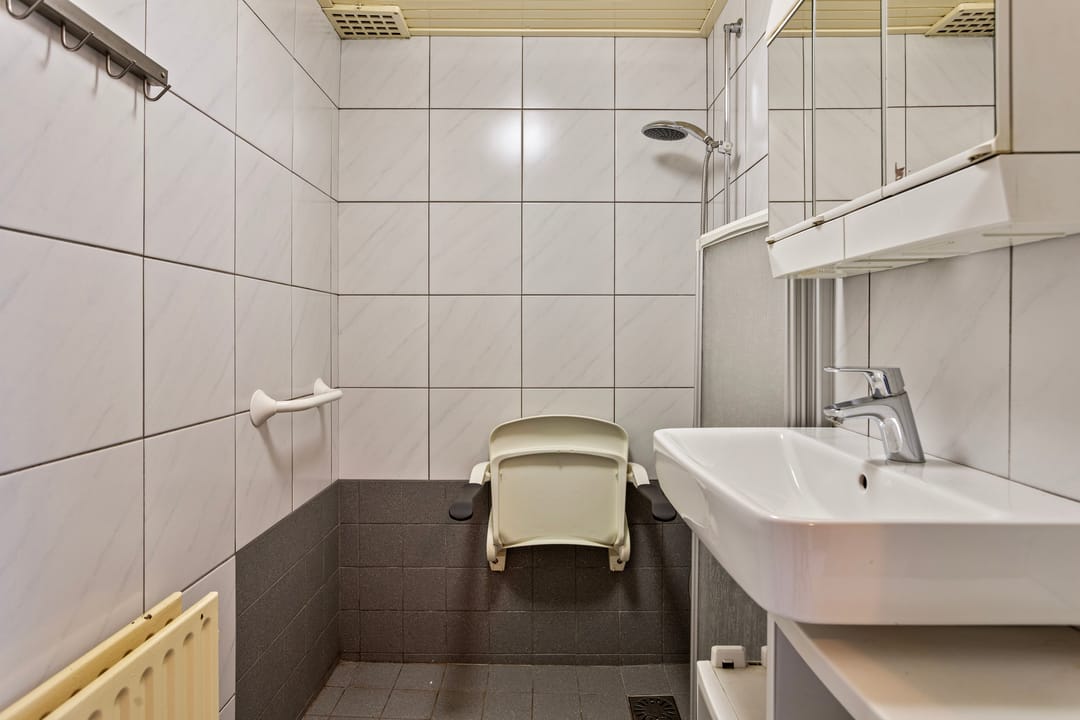 Photo 16 of Hazestraat 57