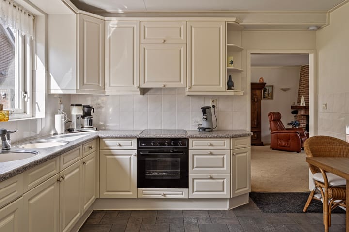 Photo 15 of Bou Kooijmanstraat 7